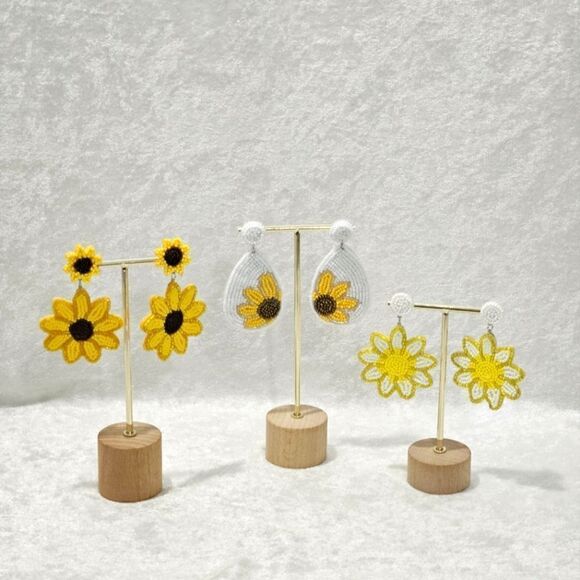 Jewelry - 🌻Set of 3-Sunflower hand beaded earrings. NEW